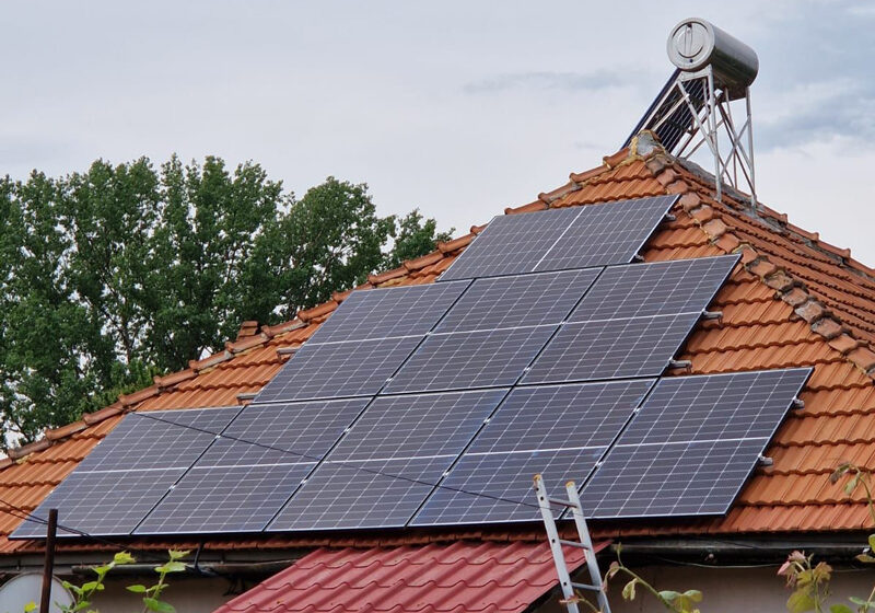  AFM continuă instalarea de baterii pentru stocarea energiei solare